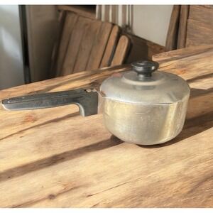 Vintage MAGNALITE Wagner Ware Sidney 1.5 Quart Sauce Pot w/Lid 46811/2P MCM